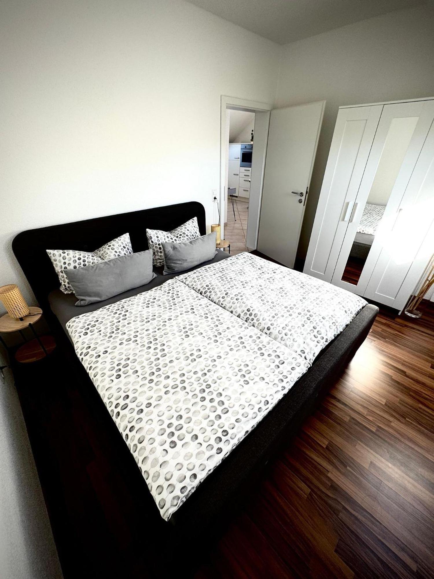 Ferienwohnung Blumenfeld 겐넨바흐 외부 사진