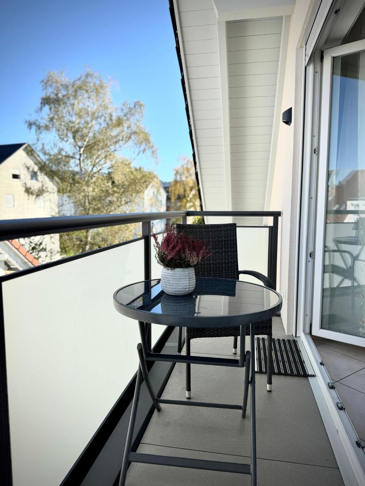Ferienwohnung Blumenfeld 겐넨바흐 외부 사진